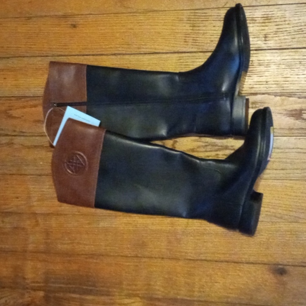 Antonio Melani Size 6.5 Zip Up Women's Boot
